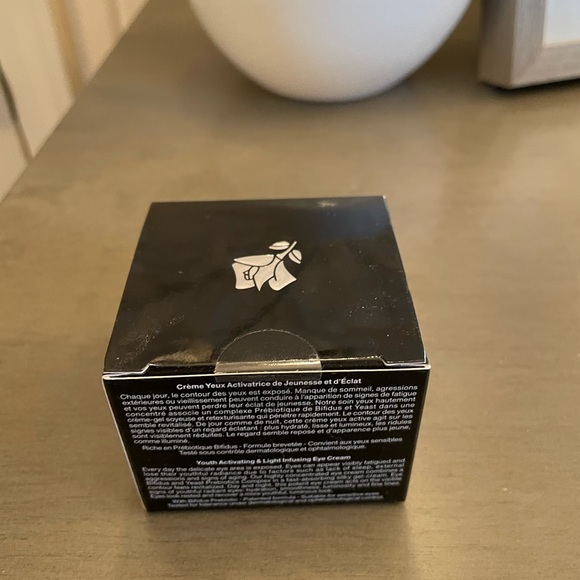 Lancôme
Advanced Génifique Wrinkle & Dark Circle Eye Cream - Picture 2 of 4